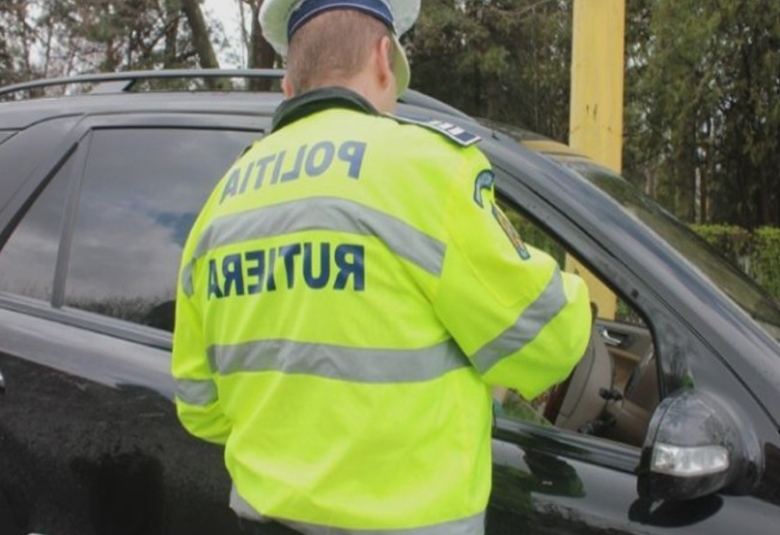 un sofer care a intors masina in loc de doua ori in mod neregulamentar condamnat la un an si trei luni de inchisoare amanuntul care l a incriminat 68bb7e66838f2