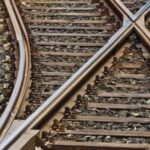 un tanar de 21 de ani s ar fi aruncat in fata trenului in zona galata totul a pornit de la o poveste de dragoste 68b5e3e0e340b