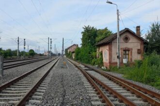 un tanar de 24 de ani a murit electrocutat dupa ce s a urcat pe un stalp de inalta tensiune in gara din alba iulia 68ca762a8c224