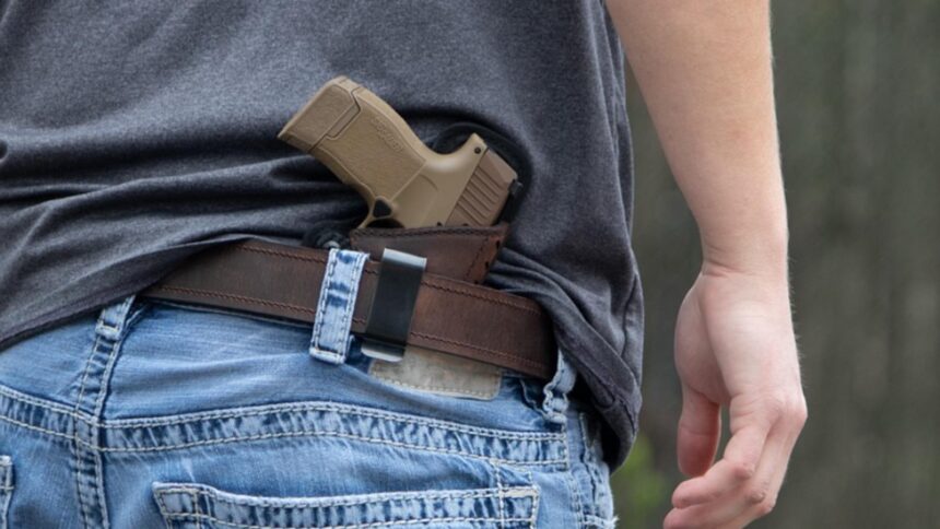 un tanar de 27 de ani sub control judiciar dupa ce si a amenintat fosta iubita cu un pistol in trafic 68d6ebf091aeb