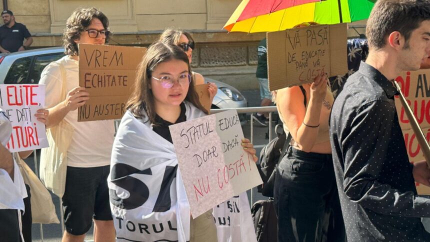 urmeaza protestul studentilor in prima zi a anului universitar facultatile incep in strada 68d8ff4036a2a
