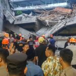 zeci de elevi blocati de peste 12 ore dupa prabusirea unei scoli in indonezia lupta contracronometru un mort si mai multi raniti toti copii 68dbb064a56d8