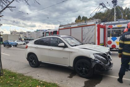 accident rutier la intersectia palat sf lazar un sofer ranit circulatia tramvaielor blocata 68f0d80b448e7