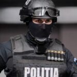 adolescentul care a trimis circa 1 000 de mesaje cu amenintari ramane in arest preventiv iccj a respins contestatia 68e7e700e322e