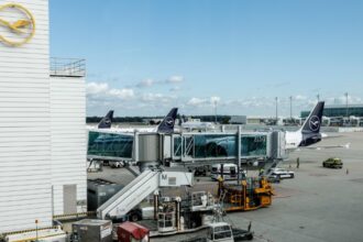 aeroportul din munchen inchis din cauza unor drone suspecte care survolau zona zeci de zboruri au fost afectate 68df6bab2b238