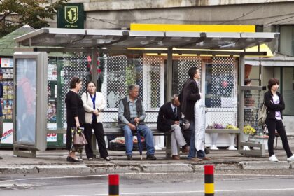 aglomeratie la o licitatie a primariei sase firme vor sa doteze mai multe statii de transport public din iasi niciuna nu e din judet 68f6d4e5eb20f
