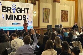 aiesec iasi recruteaza noi membri oportunitate pentru studenti sa se implice in proiecte locale si internationale 68df19d5f1658