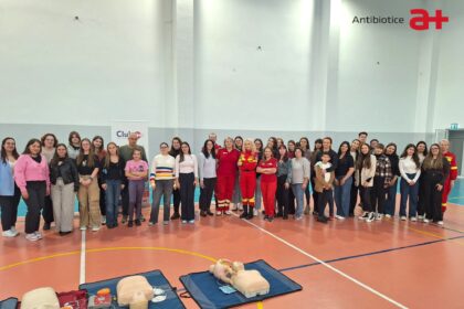 antibiotice ofera cursuri de prim ajutor studentilor ieseni in preajma zilei europene a resuscitarii 68fb2f63af500