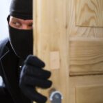 barbat retinut pentru talharie calificata la horlesti victima un pensionar de 78 de ani agresata in propria locuinta 68e702e95777b