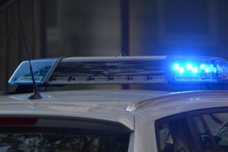 barbat scos din casa in flacari politistii au spart usa interventie contracronometru la constanta 68e9e852e97a8