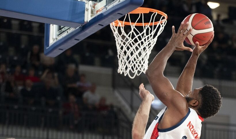 baschet masculin csm oradea victorie corona brasov si cs valcea esecuri la debutul in grupele fiba europe cup 68efec8c5997b