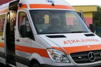 bataie ca n codru in arad un barbat a fost taiat cu un cutter in zona omoplatului iar alti trei tineri au avut nevoie de ingrijiri medicale 68e6193637097
