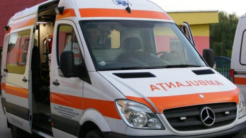 bataie ca n codru in arad un barbat a fost taiat cu un cutter in zona omoplatului iar alti trei tineri au avut nevoie de ingrijiri medicale 68e6193637097