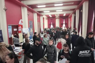 bilantul bursei locurilor de munca pentru absolventi 40 de firme participante 755 de posturi si 950 de participanti 68ec537e1731a