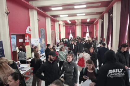 bilantul bursei locurilor de munca pentru absolventi 40 de firme participante 755 de posturi si 950 de participanti 68ec537e1731a