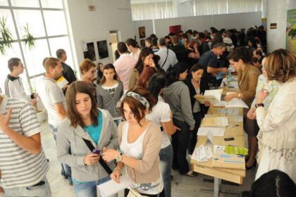 bursa locurilor de munca deschide portile pentru absolventi si persoane in cautare unui nou job 68e02c227ccb5