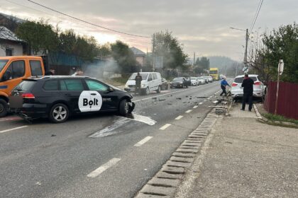 carambol in localitatea uricani trafic ingreunat si doua persoane ranite 68f888c947bd0