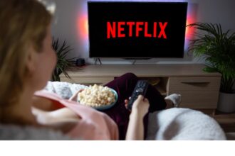 ce filme si seriale noi apar in luna octombrie pe netflix 68dcb9be7fcaa