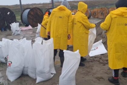 cod rosu in constanta primaria valu lui traian a infiintat un centru de permanenta si distribuie saci de nisip video 68e50f3261b25