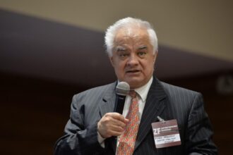 consilierul guvernatorului bnr face predictii sumbre va fi o perioada confuza in continuare si va fi o perioada in care oamenii vor fi foarte nemultumiti 68e17196d0dc3