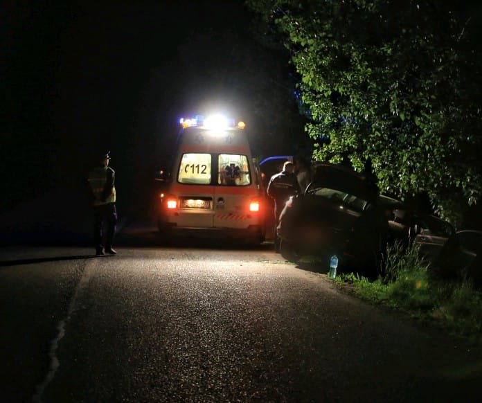 dupa botez un cuplu din miroslava a ajuns cu masina direct in sant politia i a gasit dimineata pe el la volan beat mort iar pe ea dormind adanc pe scaunul din dreapta 68e1bce7cf5b4