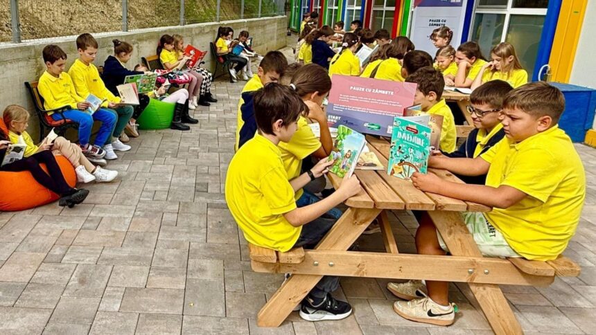 elevii de la scoala din valea lupului se bucura de un nou spatiu pentru pauze in curtea scolii 69017981182ea