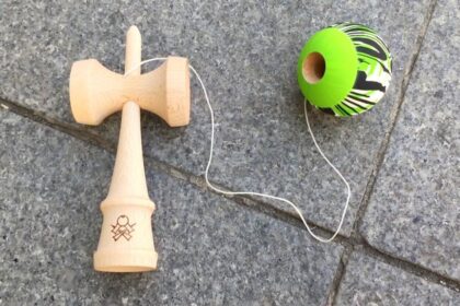 fiziokinetoterapeut despre kendama este o activitate fizica care are si un real beneficiu pentru ca ii indeparteaza pe tineri de gadgeturi 68ffec2e1141e