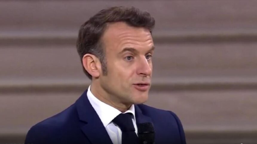 franta se clatina din temelii presiune uriasa pe emmanuel macron presedintele francez presat sa demisioneze 68ea9e12aa792