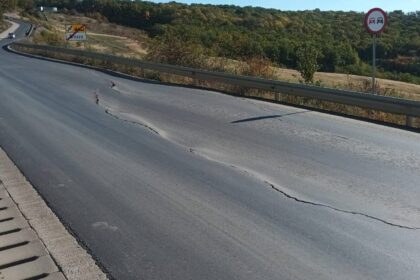 iar s a surpat asfaltul proaspat turnat in breazu trebuie refacute lucrarile e prea scump pentru cj sa stabilizeze versantul 68f6760373fb5