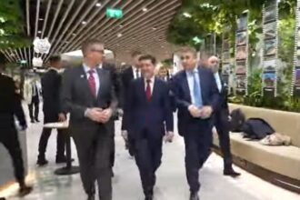 imagine rare suprinse la iasi presedintele nicusor dan alaturi de omul de afaceri iulian dascalu si directorul amazon cristian josan 68fbb4ffc15df