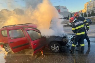 incendiu produs la un autoturism in municipiul iasi 68f276fba029c