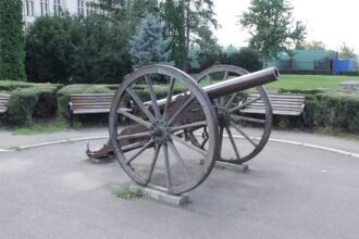 incepe restaurarea tunurilor din fata palatului culturii stiati ca n au fost niciodata reparate 68ff5fc4ea136