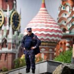 kremlinul strange cureaua rusii vor suporta costul razboiului prin taxe suplimentare uriase 68e3cab31dc65