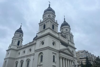 live text a doua zi de pelerinaj la iasi vremea rea nu i sperie pe credinciosi 68e74cb1207f8