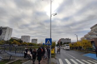 live text pelerinajul de la iasi continua zeci de mii de oameni la rand pentru sfanta parascheva 68eb48b8f2c39