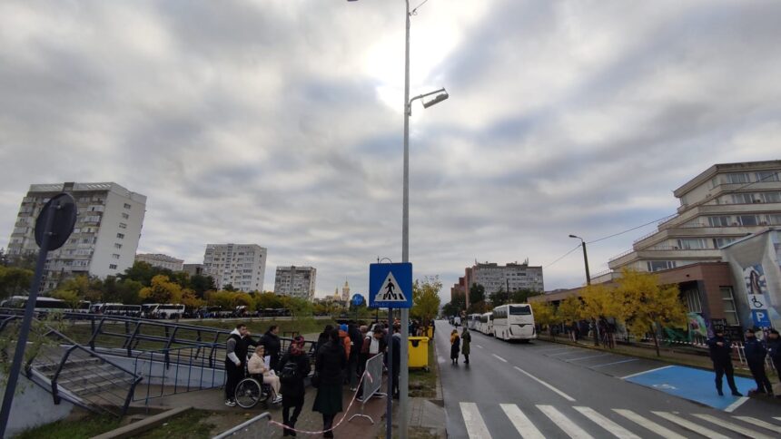 live text pelerinajul de la iasi continua zeci de mii de oameni la rand pentru sfanta parascheva 68eb48b8f2c39