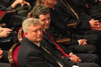 multe valori sunt puse in discutie dezinformarea creste universitatile trebuie sa fie mai prezente in dezbaterile ce definesc viitorul romaniei mesaje deosebite ale presedintelui 68fc1ae3975f2