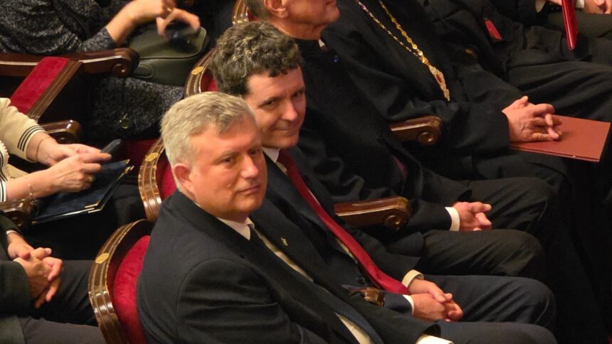 multe valori sunt puse in discutie dezinformarea creste universitatile trebuie sa fie mai prezente in dezbaterile ce definesc viitorul romaniei mesaje deosebite ale presedintelui 68fc1ae3975f2