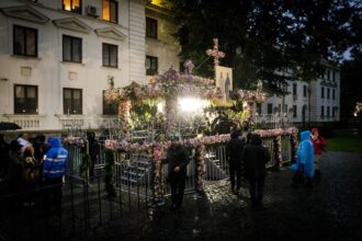 nu ati ajuns la racla sfintei parascheva mai aveti timp catedrala mitropolitana din iasi ramane deschisa toata noaptea 68efd079995ed