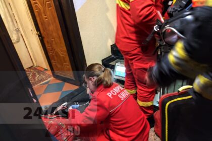 o femeie a avut nevoie de ingrijiri medicale in urma unui incendiu izbucnit in bucataria apartamentului 68f3c37b65d7c