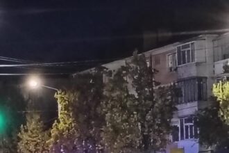 panica in iasi a dat drumul la gaz si s a incuiat in casa amenintand ca arunca blocul in aer 6903216318816