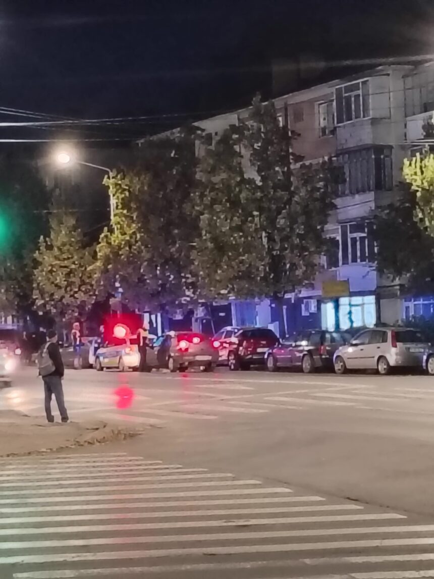 panica in iasi a dat drumul la gaz si s a incuiat in casa amenintand ca arunca blocul in aer 6903216318816