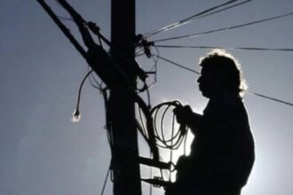 paradoxul de la iasi kilowattul s a scumpit cu peste 100 dar in judet se fura mai putin curent electric decat anul trecut 68f18ef6d0d40