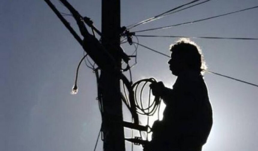 paradoxul de la iasi kilowattul s a scumpit cu peste 100 dar in judet se fura mai putin curent electric decat anul trecut 68f18ef6d0d40