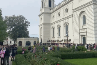 pelerinajul la moastele sfintei parascheva a inceput deja din aceasta duminica chiar daca data deschiderii oficiale este 8 octombrie 68e23465046d2