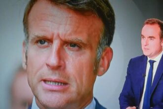 premierul lui macron a scapat la limita de motiunea de cenzura franta tot mai aproape de o criza politica 68f0d1e317c73
