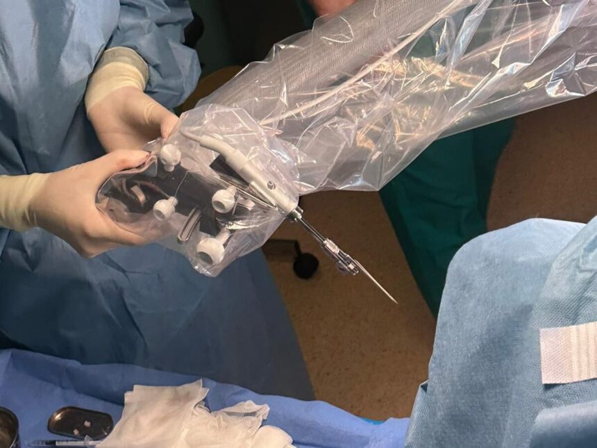 prima implantare cohleara asistata robotic in romania realizata la iasi 69032d74d2e0f