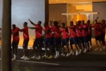 reactie neasteptata a jucatorilor nationalei din surinam dupa ce suporterii selectionatei din panama au facut galagie in fata hotelului 68efdaeb3e086