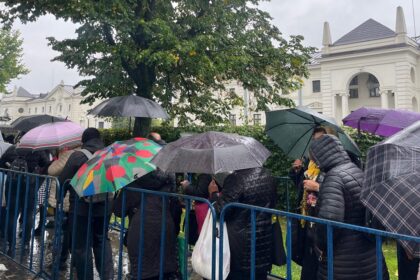 recomandarile medicilor pentru pelerinii de la iasi dr popa este foarte important ca incaltamintea sa fie adecvata si uscata 68e7066e97aa9