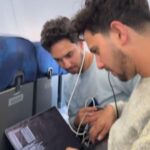scandal la bordul unui avion tarom doi francezi au piratat sistemul video ca sa se joace mario 68e3e0d99793a